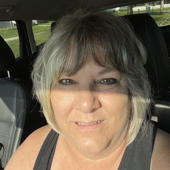 Meet your Posher, April - Picture 1 of 1